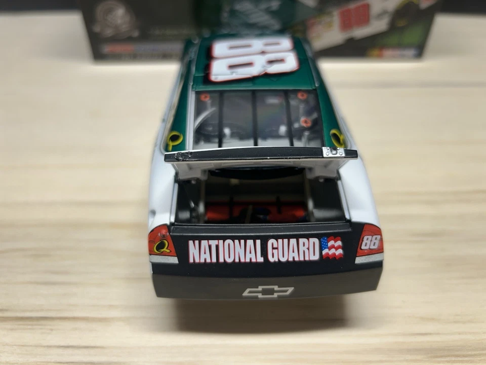 NASCAR 1:24 Dale Earnhardt Jr 2008 Impala SS Amp Energy/Mt Dew Action Foto 4 de 4