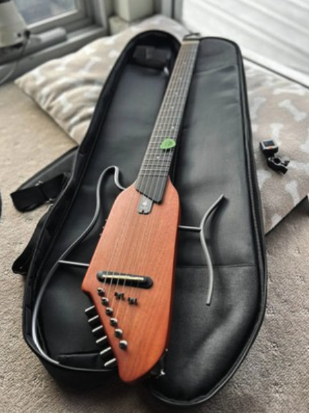 Donner HUSH I Acoustic Electric Guitar Headless Guitar Silent With Headphones