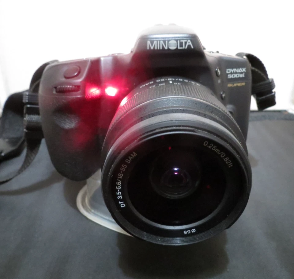 MINOLTA DYNAX 500si SUPER 35mm Film SLR Camera w/ Sony 18-55mm Zoom Lens + Case - Image 3 of 4