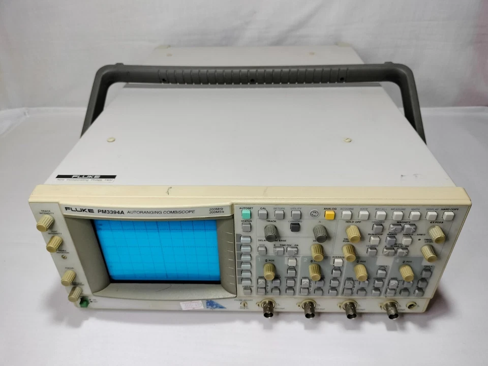 Fluke PM3394A 200 MHz Autoranging Combiscope 9444 133 94991 DM665041 - Image 2 of 4