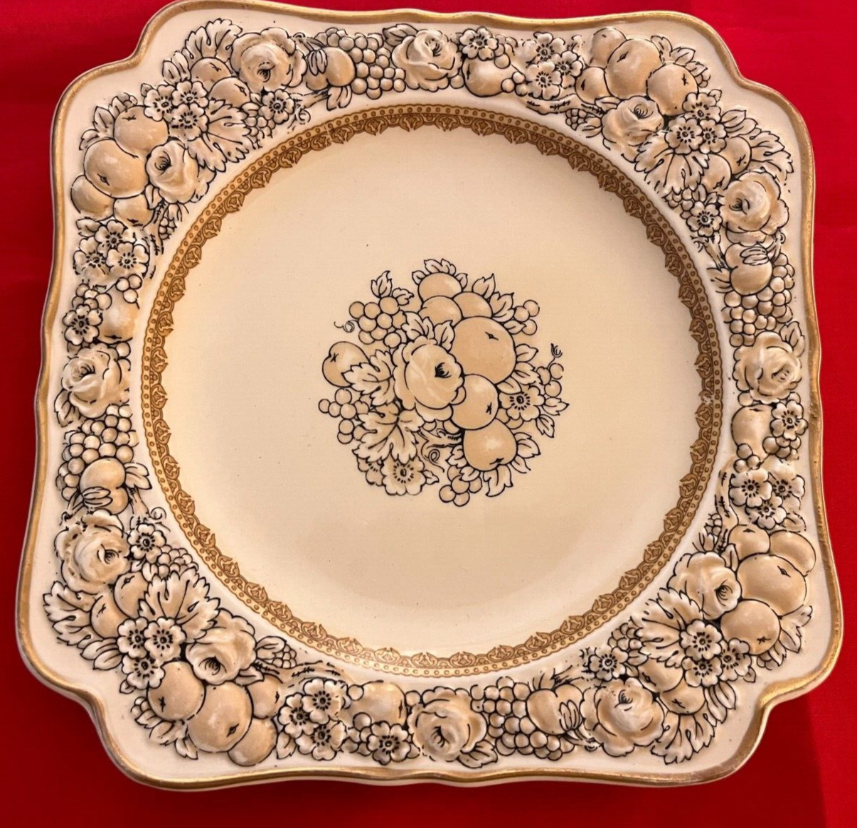 Very Rare Vintage CROWN DUCAL Florentine 1/2 inch Square