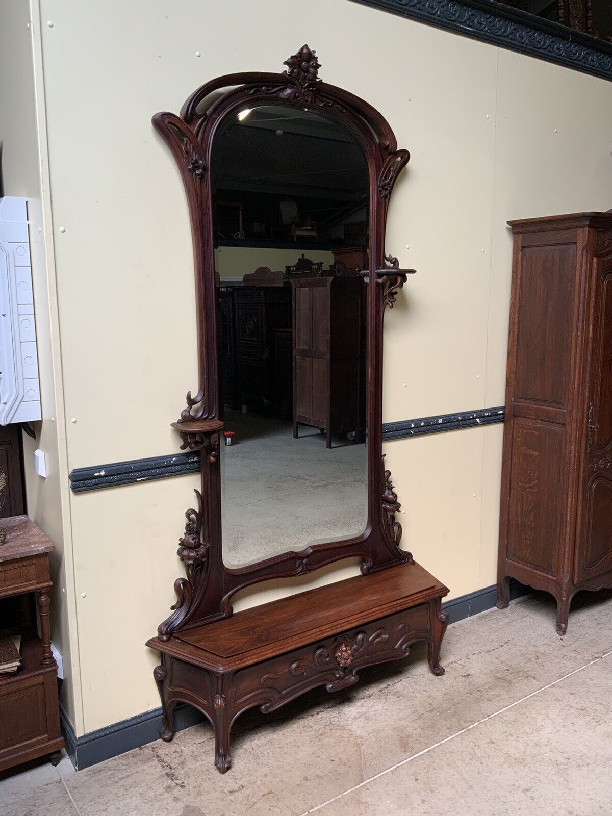 Antiker Art Nouveau Spiegel mit Jadiniere, Sensationell, Lieferung möglich