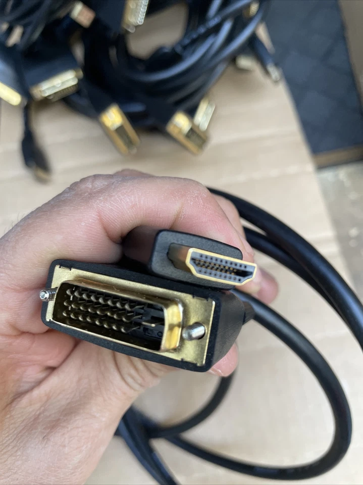 AmazonBasics HDMI to DVI-D Dual Link cable 6ft  - Image 3 of 4