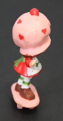 1982 Strawberry Shortcake STRAWBERRY SHORTCAKE 2.5