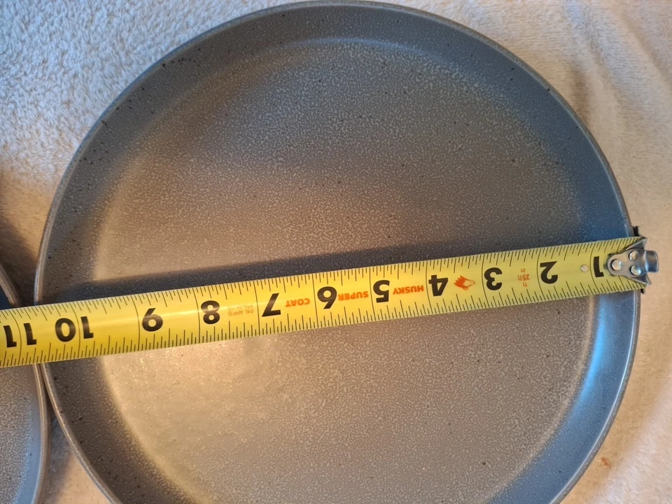 Набор из 3 бронзовых серых обеденных тарелок Threshold Tilley 11 дюймов 🆓️🎁W 👀 деталь - Изображение 3 из 4