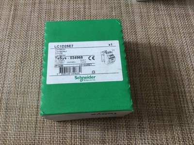 Schneider Electric , LC1D25E7 , 11kW Leistungsschütz 3p+1S+1Ö, Spule 48V 50/60Hz