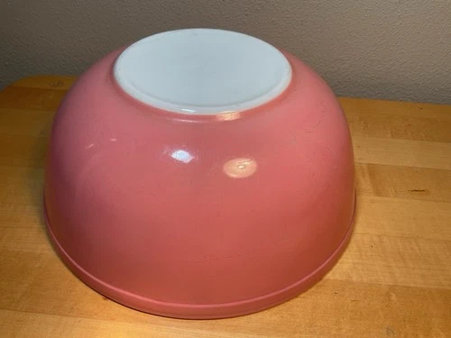 Vintage PYREX Flamingo Pink 4 Qt. Mixing Bowl # 404