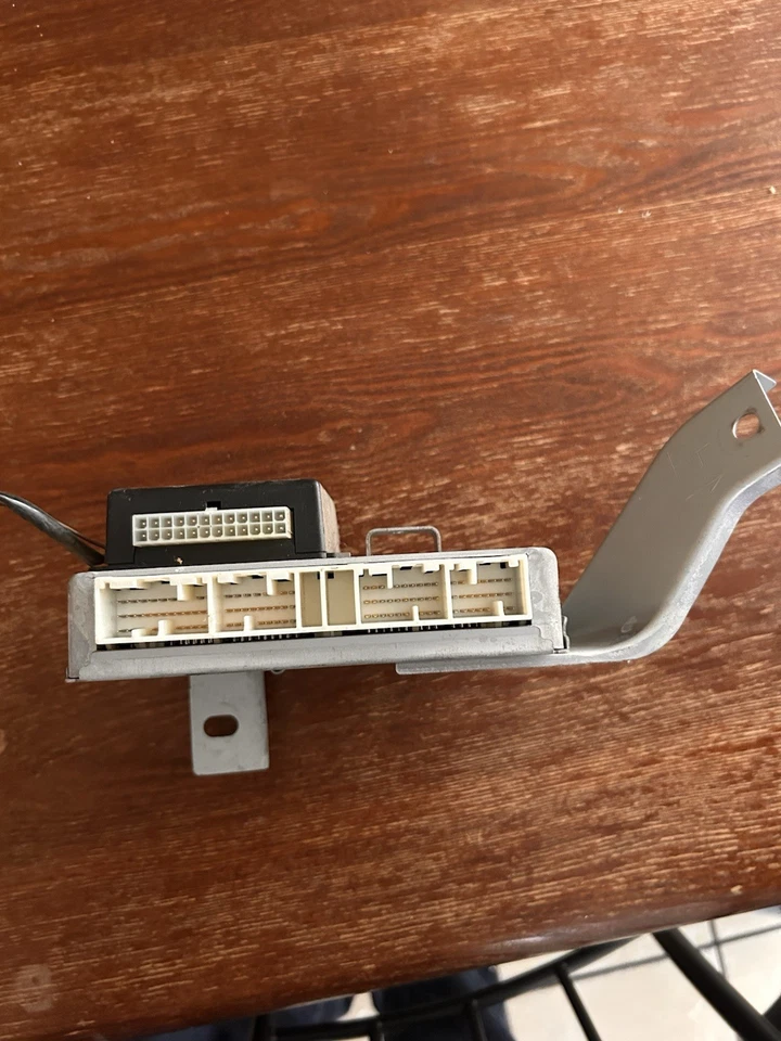 TOYOTA 4RUNNER ABS VSC TRAC Control Module OEM 2001 2002 - Image 4 of 4