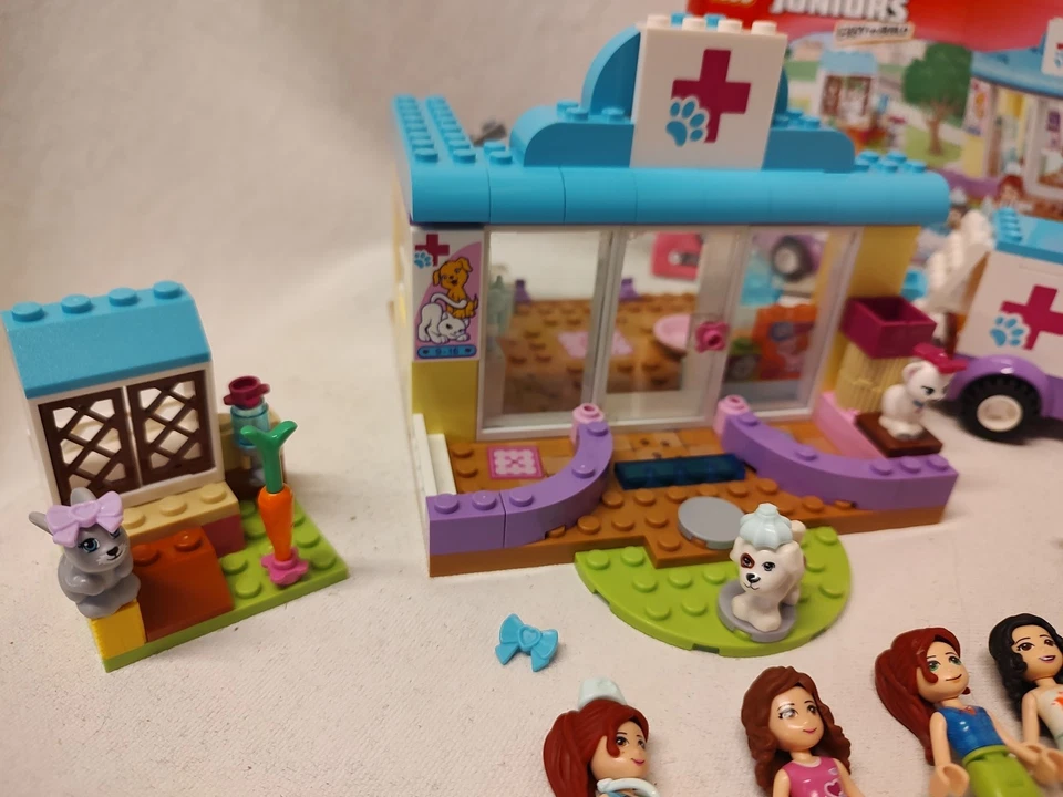 MIA'S VET CLINIC  LEGO Friends Juniors #10728 98% COMPLETE With Manual NO BOX - Image 3 of 4