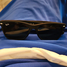 Ray-Ban New Wayfarer Unisex Sunglasses RB2132 Black Frame G-15 Green Lens 55-18