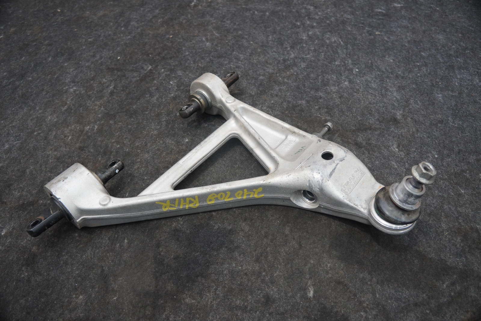 Front Suspension Right Lower Control Arm 759729 OEM Ferrari 488 Challenge 2018