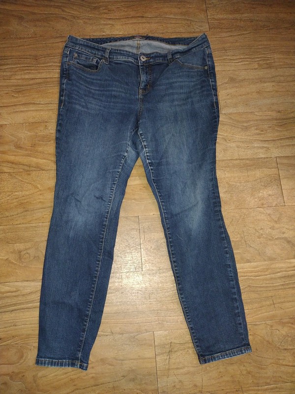 Women's Torrid Vintage Stretch Jeans  Size 16R Check All Pictures 