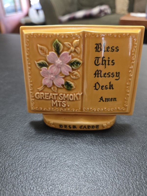 Vintage 1960 Ceramic Desk Caddy From Great Smokey Mtns.  Georgia Fine Sticker...