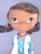 Disney DOC MCSTUFFINS 14" DOLL DOCTOR with Paw Print Outfit Disney Just Play