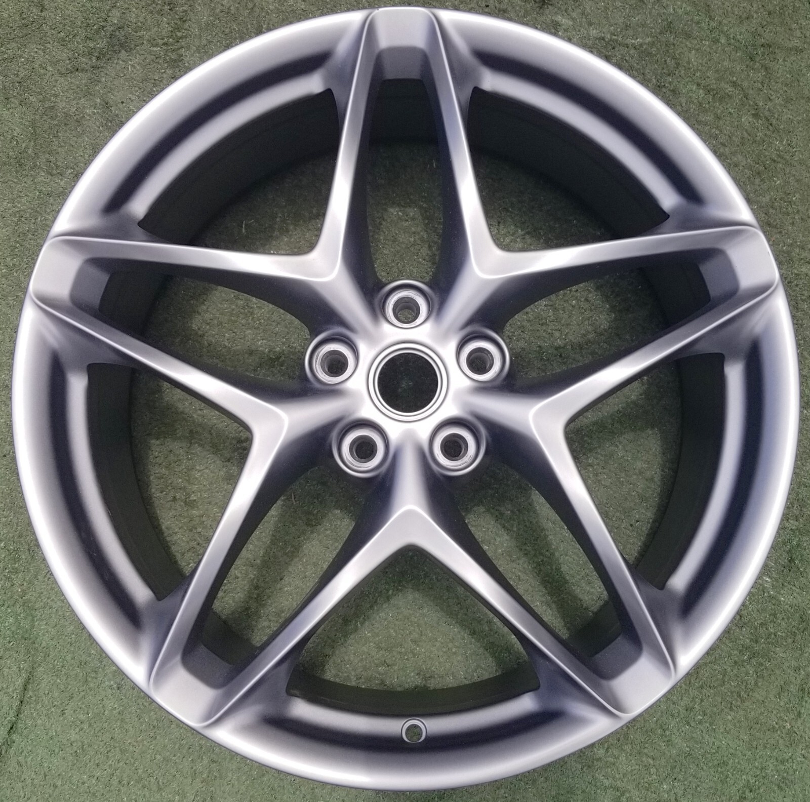 PERFECT Factory Ferrari Roma Front Wheel Grigio Gray Genuine OEM 20 x 8 866485
