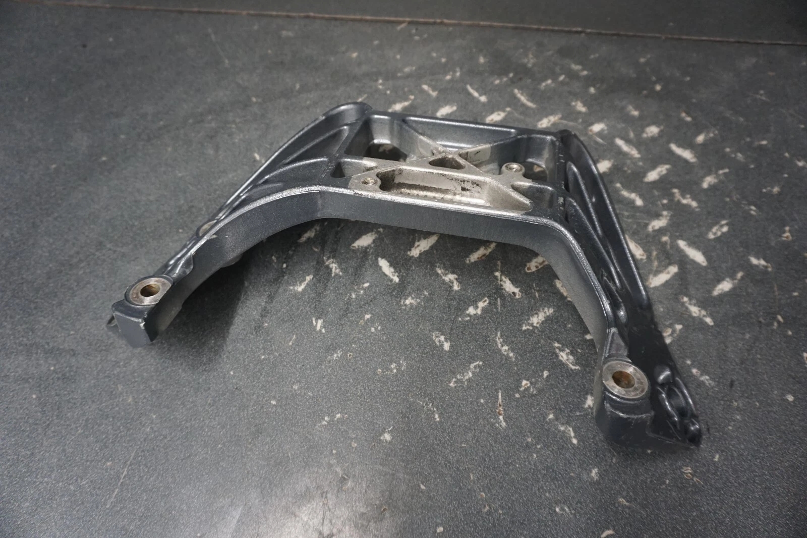 1995-2005 Yamaha OEM Engine Mount Front Upper Bracket 63M-21415-03-00 GP1200