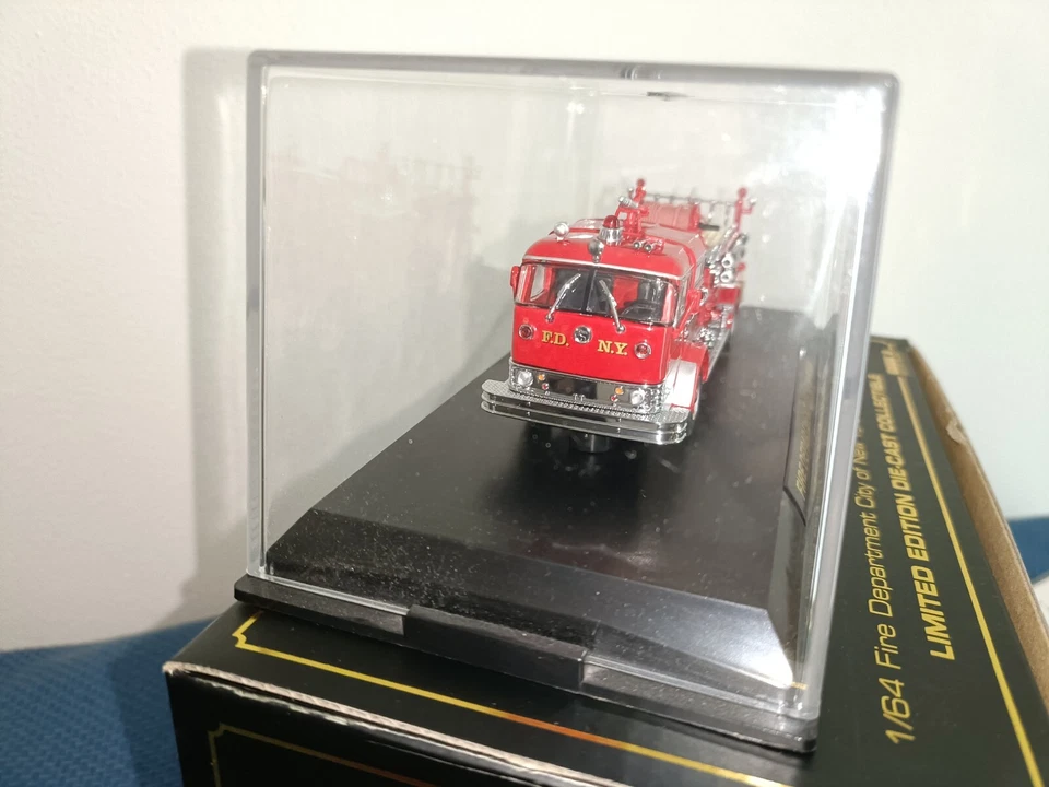CODE 3 FDNY MACK C ENGINE 305 NEW YORK - 1/64 vigili fuoco pompieri - Immagine 4 di 4