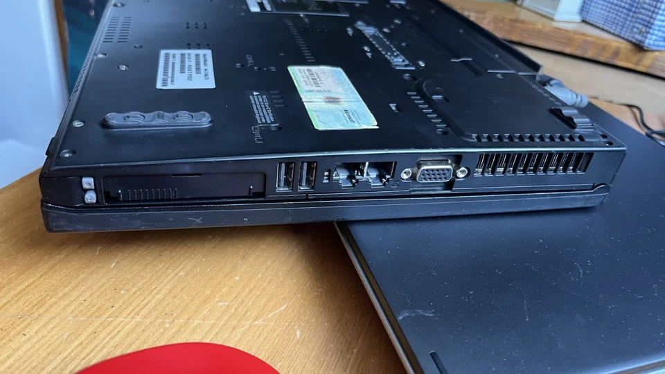 Lenovo ThinkPad T400 Intel 2x2,40GHz 4GB 150GB HDD Wlan Bluetooth - Immagine 4 di 4