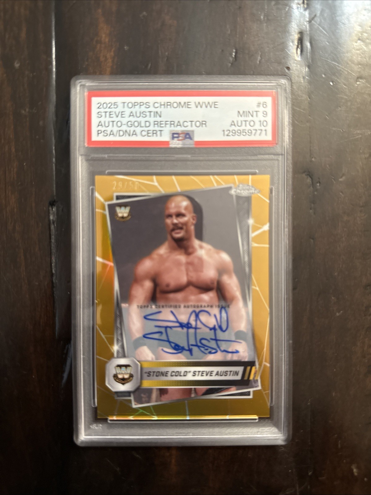2025 Topps Chrome WWE - Autographs Steve Austin #6 Gold Refractor /50 (AU)