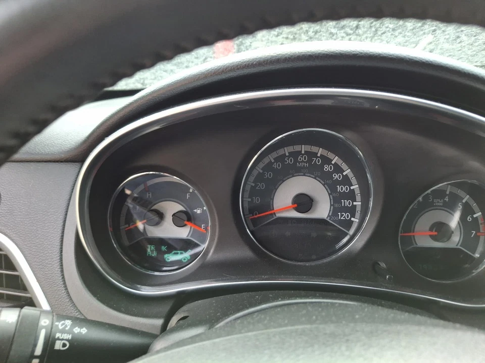 Alternador usado compatible con: Chrysler 200 2012 3,6 grado A Foto 2 de 4