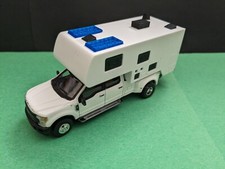 S 1:64 scale Northwood Artic Fox 1140 truck top camper Greenlight Autoworld