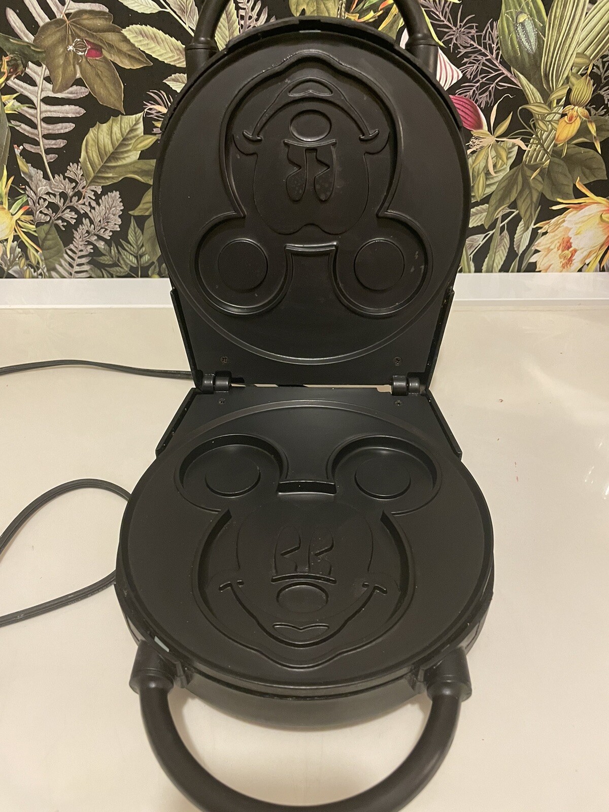 villaware mickey's waffler