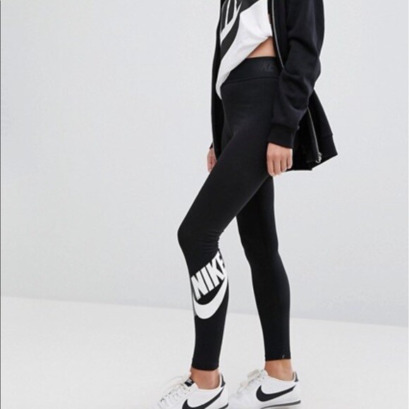 nike leggings with nike on leg
