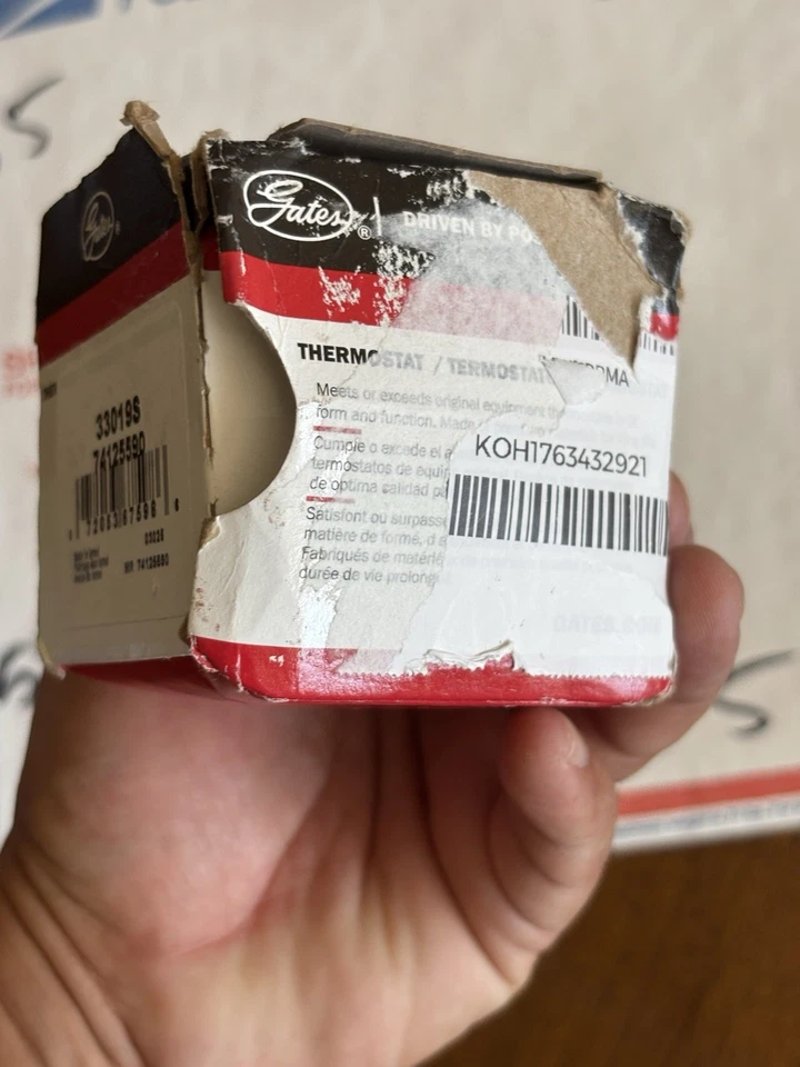 Termostato 33019 Gates nuevo para camioneta Chevy Olds Suburban Express S10 SaVana Foto 4 de 4