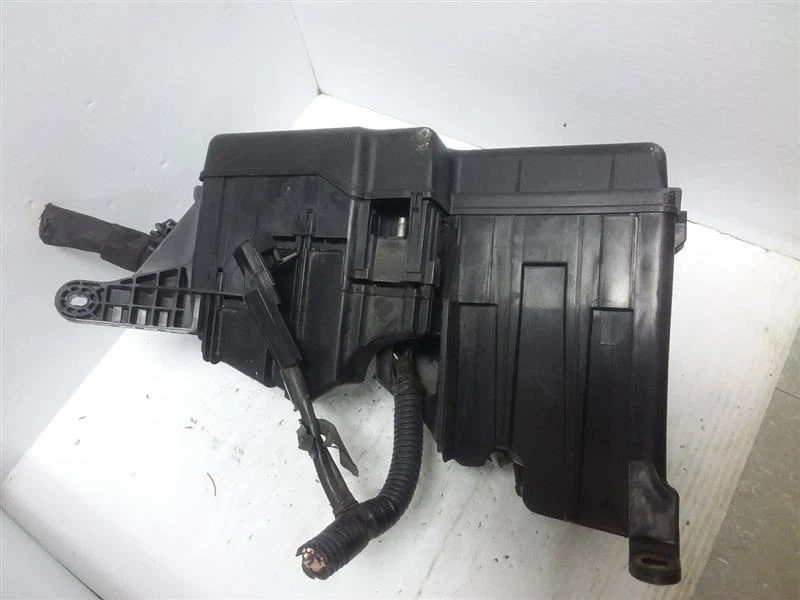 Fuse Junction Box Engine 2AZFE Engine 4 Cylinder Fits 04-06 SOLARA 82720AA010 - Image 2 of 4