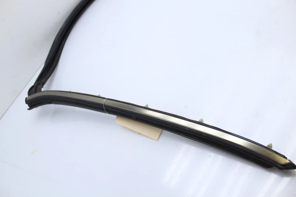 97-04 MERCEDES-BENZ SLK230 PARABRISAS DELANTERO GOMA SELLO MOLDURA Q1095 Foto 3 de 4