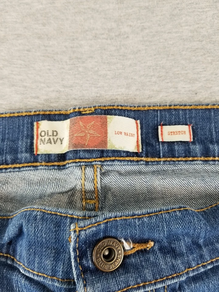 Old Navy Jeans Women's Sz 18 VTG Low Waist Capri Med Wash Normcore Cute Stylish - Image 3 of 4