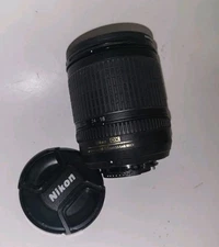 Nikon DX AF-S Nikkor 18-135mm f/3.5-5.6G ED IF SWM Zoom Lens with Hood