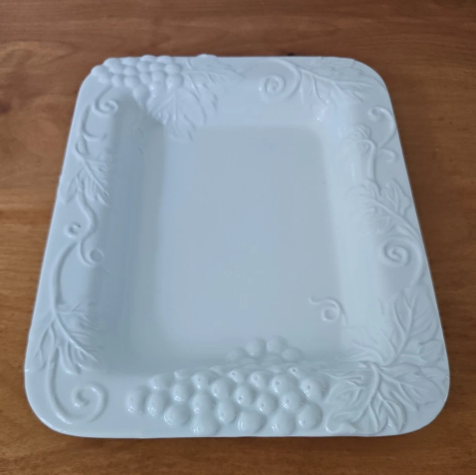 Home Essential White Cheese Tray With Knife Grape Design - Image 2 of 4