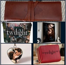 Twilight Vampire Bundle Lot Necklace, Wallet, Makeup Bag, Poster,brushes Holder