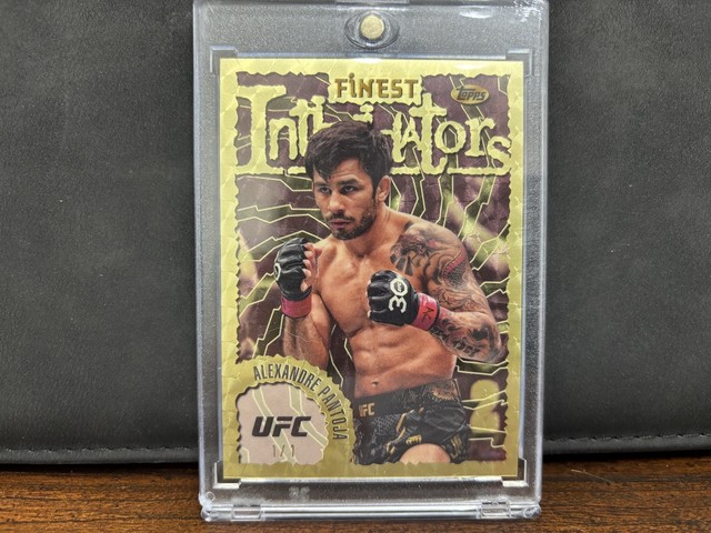 1/1 2024 Topps Finest UFC - Alexandre Pantoja #INT-8 SuperFractor /1