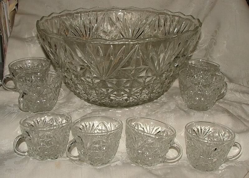 LOVELY VINTAGE c1986+ Anchor Hocking ARLINGTON Punch Set Bowl & 8