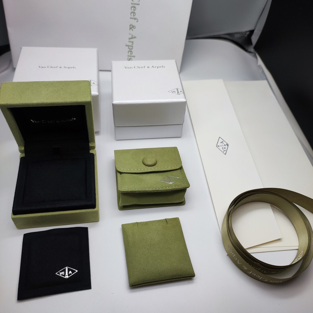 Van cleef & Arpels Jewelry Necklace Suede Box Case Pouch Van cleef & Arpels Jewelry Necklace Suede Box Case Pouch
