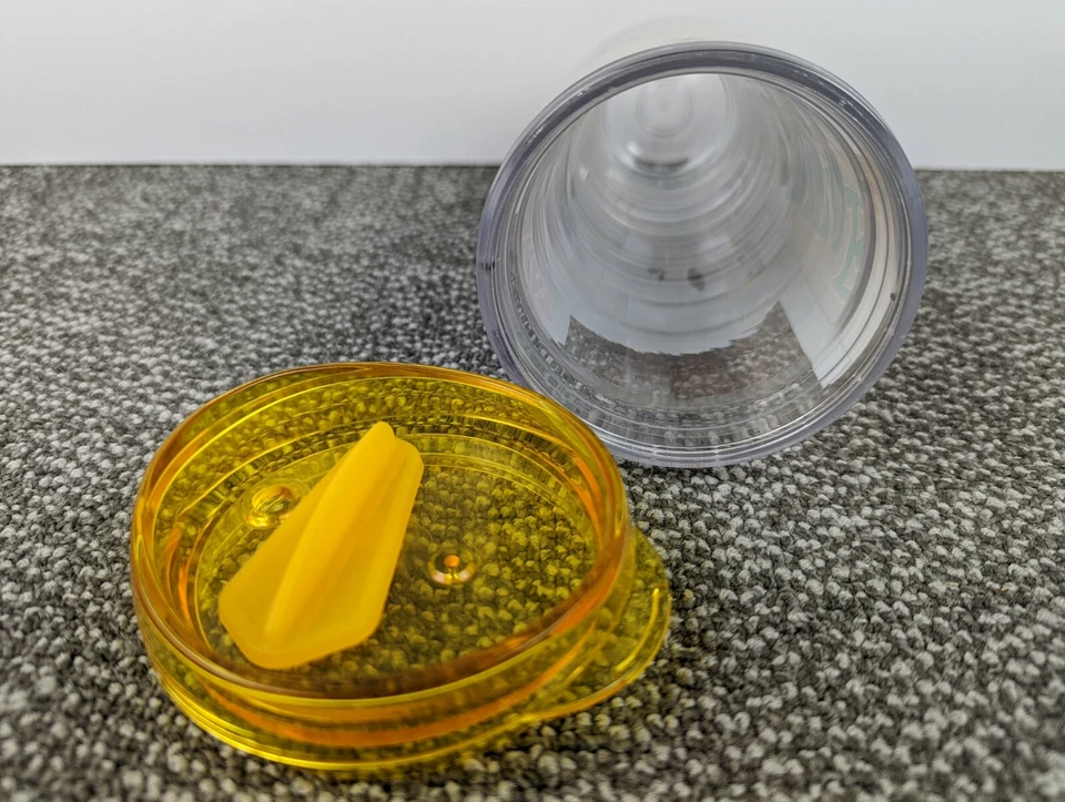 Дорожная чашка Margaritaville с желтой крышкой Wasting Away Again 26 унций Jimmy Buffet - Изображение 2 из 4