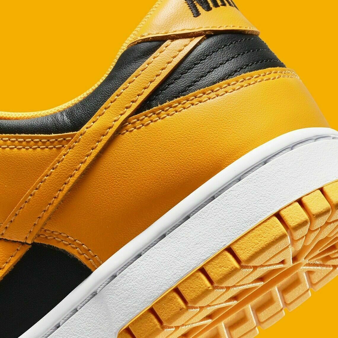 nike dunk yellow black
