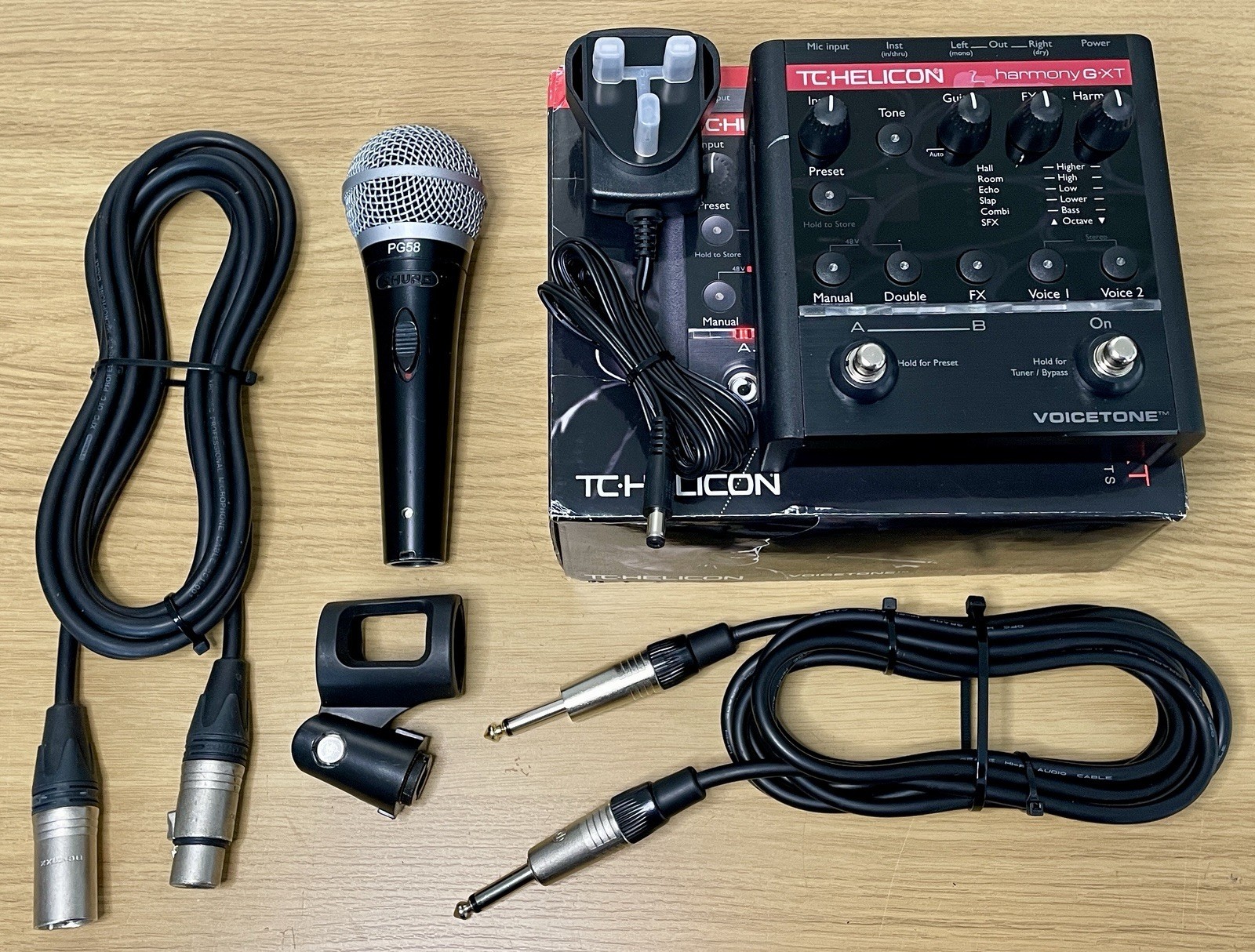 TC HELICON HARMONY G-XT VOICETONE VOCAL MULTI EFFECTS PEDAL WITH SHURE PG58 MIC