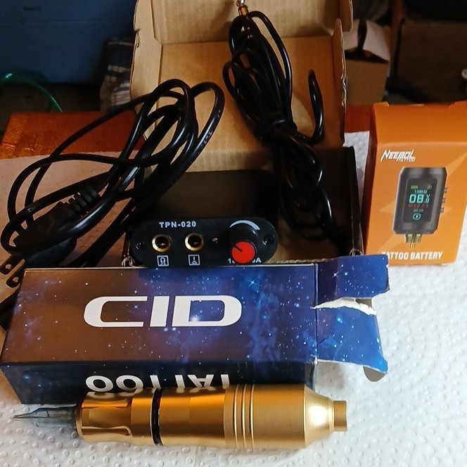 NeeBol TPN-020 Adjustable Gold Tattoo Pen Kit w/ Power Supply & Tattoo Battery