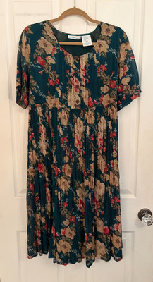 Vintage La Cera Floral Midi Dress Pleated Green Cottagecore Short Sleeve Size S