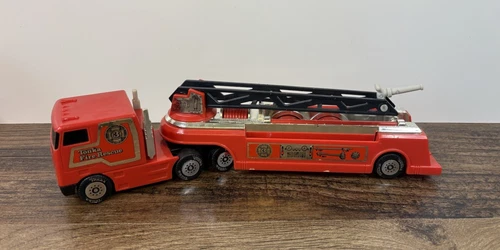 Vintage Tonka 11” Plastic Fire Truck Engine No. 131 Rescue Ladder Extends