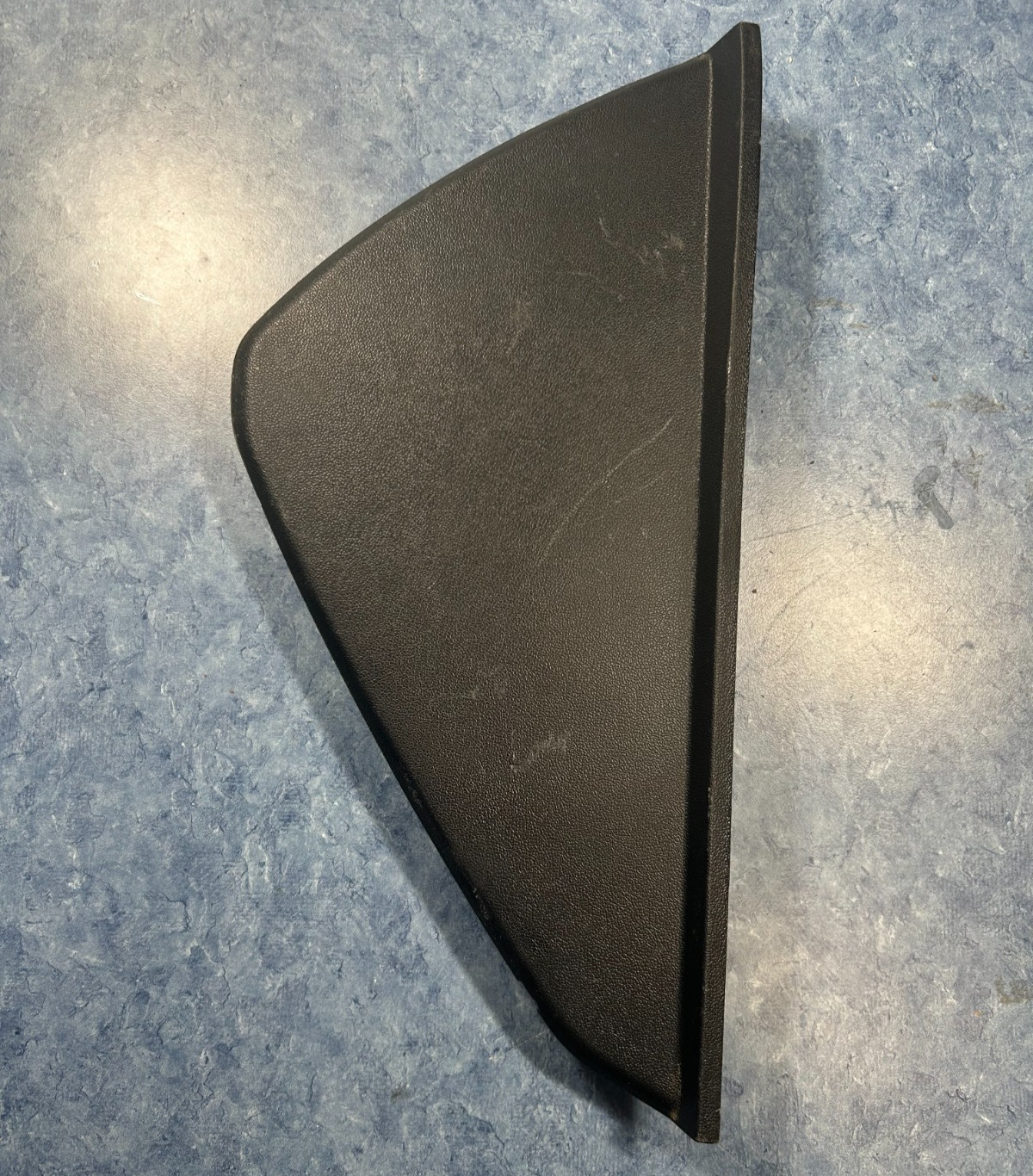 2010-2015 Hyundai Tucson Front Right Side End Cap Dash Cover Trim 847682S000