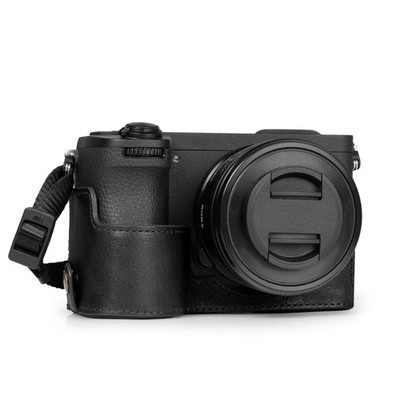 EchtlederHalbkameratasche für Sony Alpha a6700   Stilvoll und schützend Schwarz