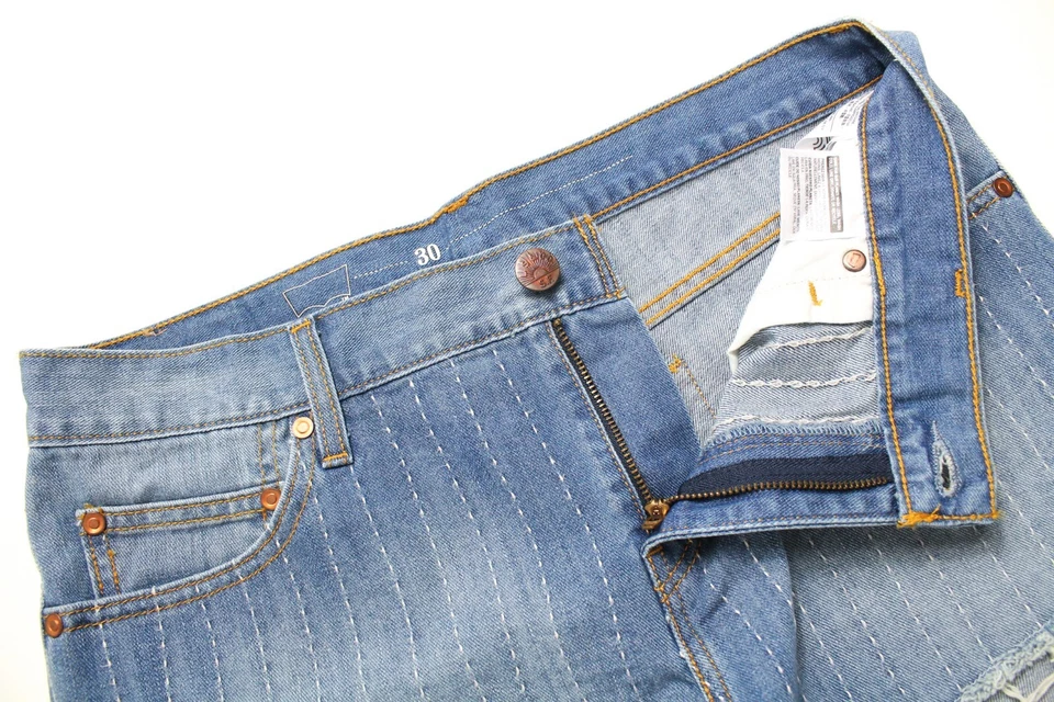 Levi's Women's Shorts W30 Pinstripe Zip Fly Pockets Distressed Low Rise - Image 4 of 4