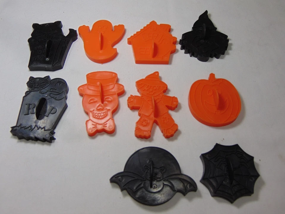 SET DE CORTADOR DE GALLETAS DE PLÁSTICO VINTAGE-WILTON HALLOWEEN EN CONTENEDOR JUEGO DE 10 PIEZAS  Foto 4 de 4