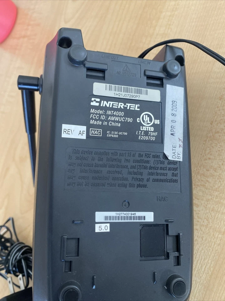 Intertel Inter-Tel INT4000 900MHz Phone Digital Base Station And Power Supply - Image 3 of 3