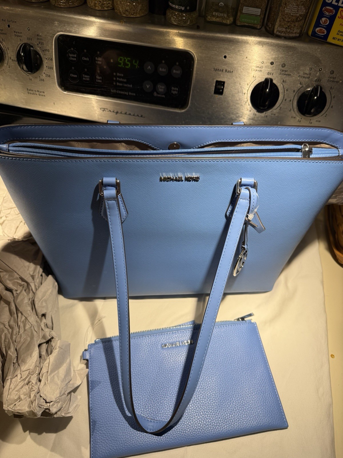 Michael Kors Ladies Hand Bag W/ Matching Wristlet in new Maui Blue $700 Orig thumbnail 9