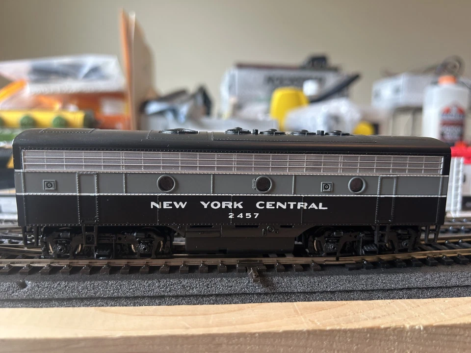 HO Scale Hawthorne Village New York Central EMD F7A BOTH powered units NIB - Image 4 of 4